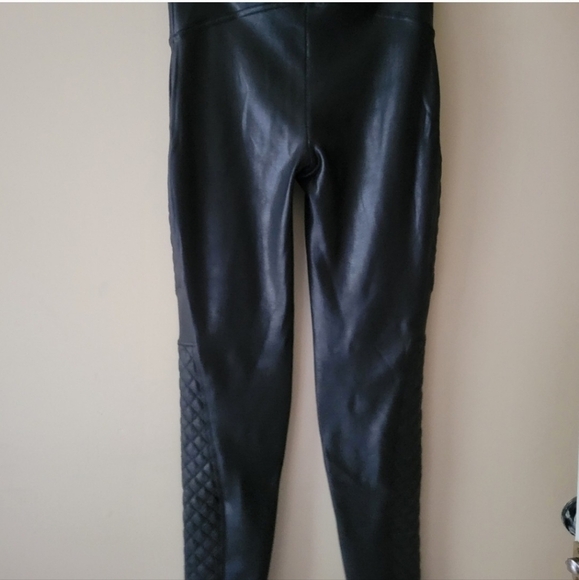 Spanx quilted faux leather leggings size medium. - Picture 3 of 9